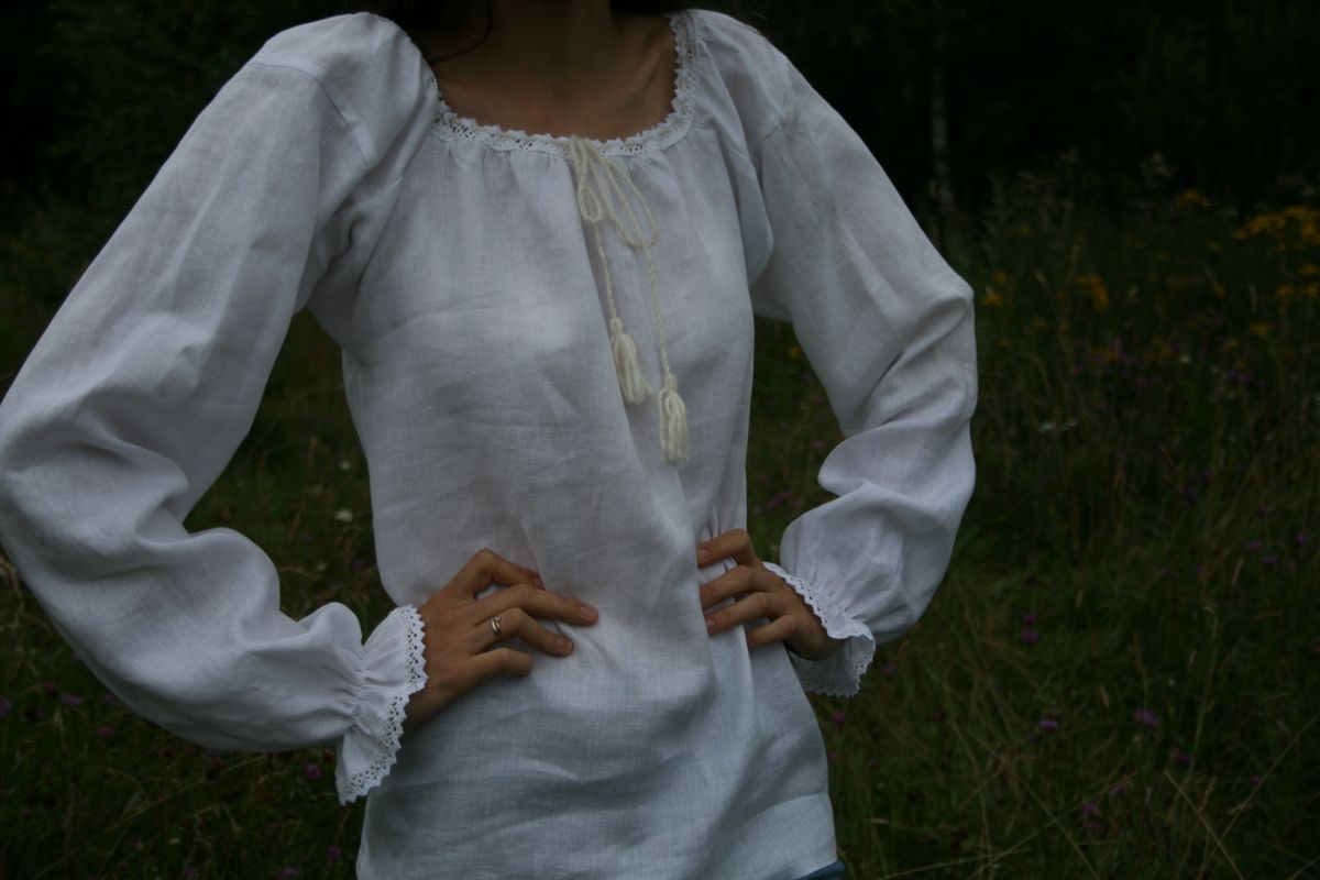Женская традиционная блузка с кружевами «Ясна», белый лён с хлопком